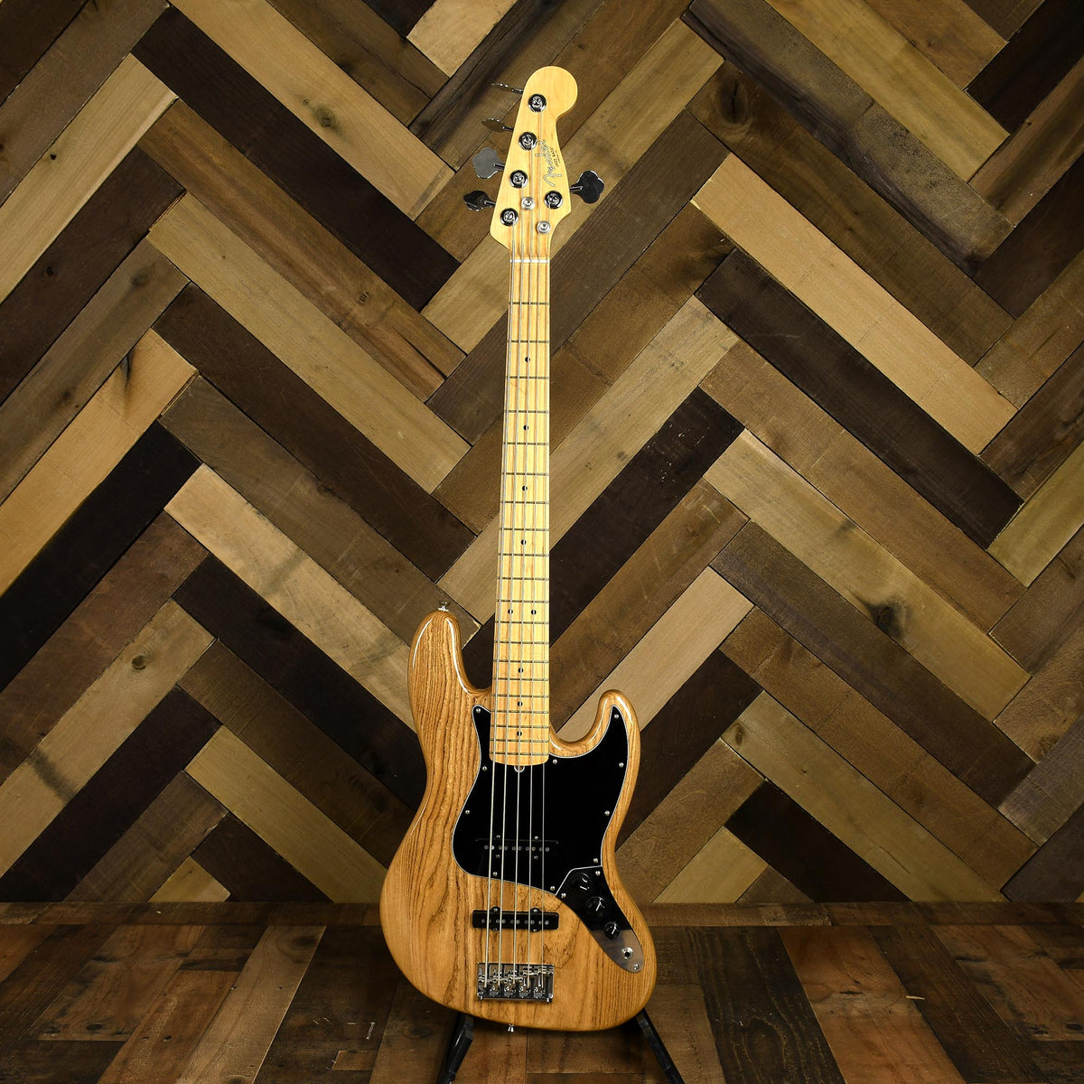 Fender American Pro Jazz Bass V, Maple Fingerboard, Natural - Used
