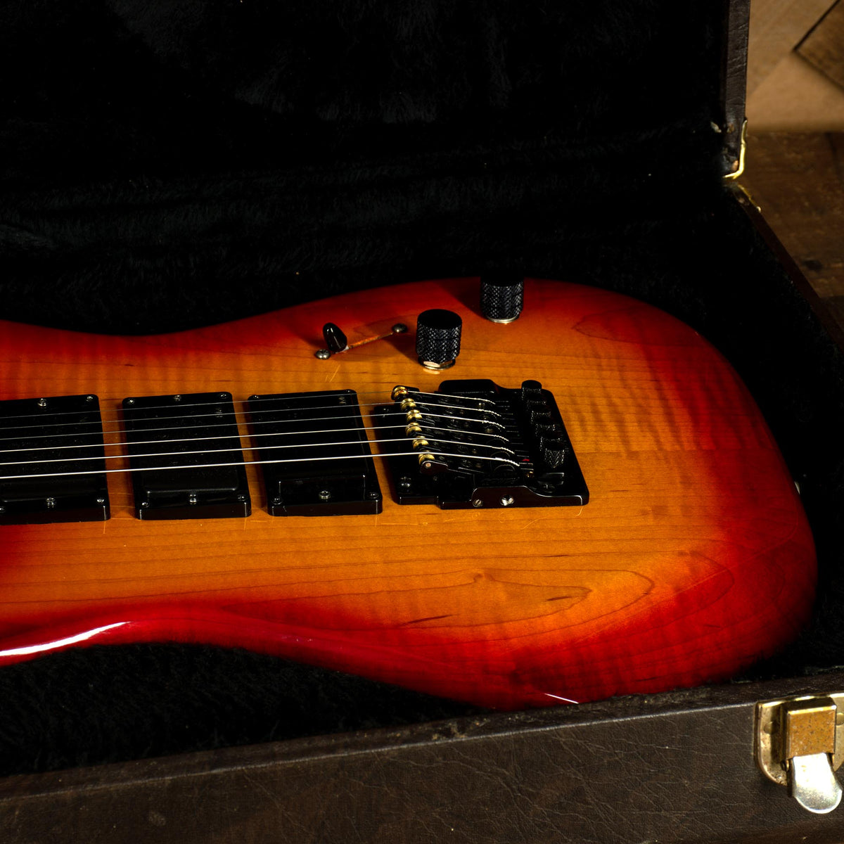 Guild 1985 S285 Aviator HH Cherry Burst With HC - Used