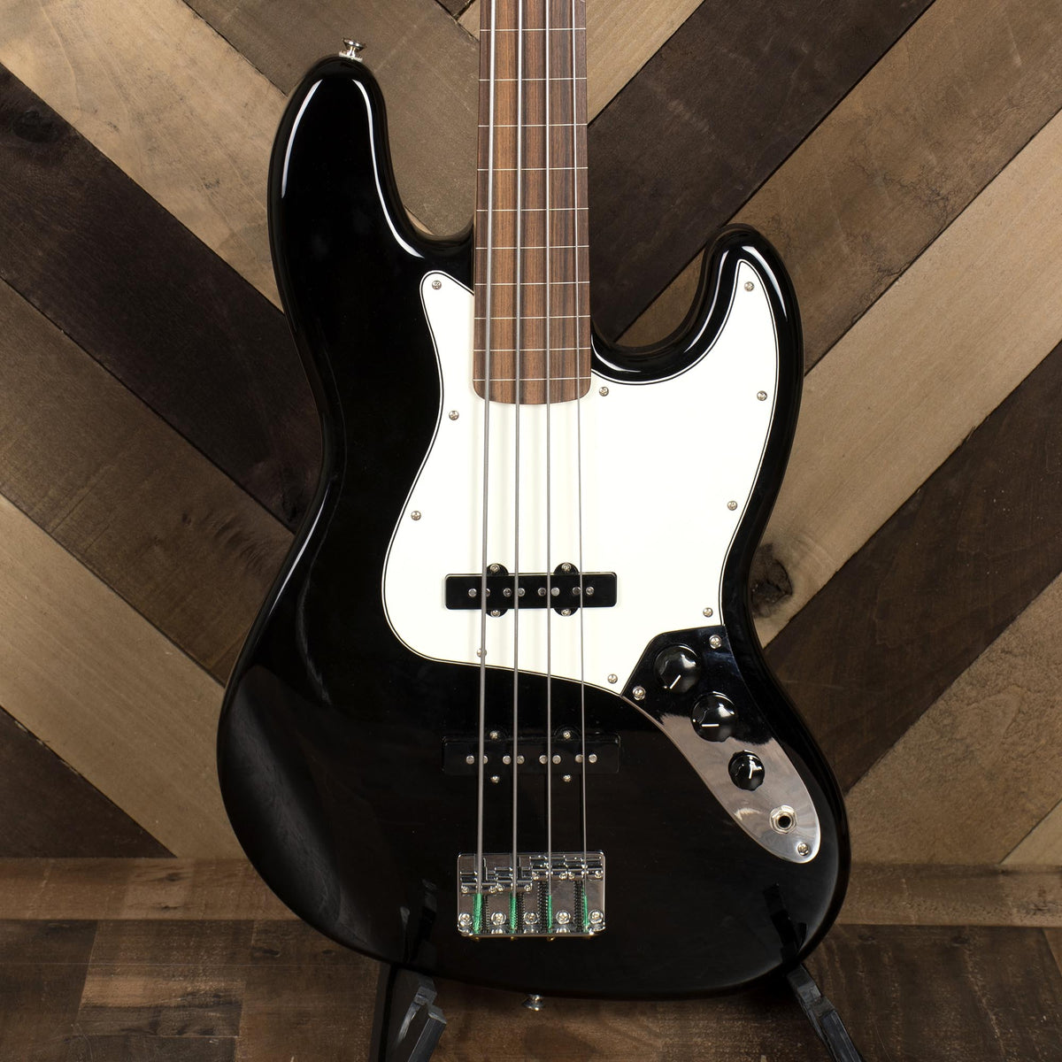 Fender 2017 Fretless Standard Jazz Bass - Black - Used