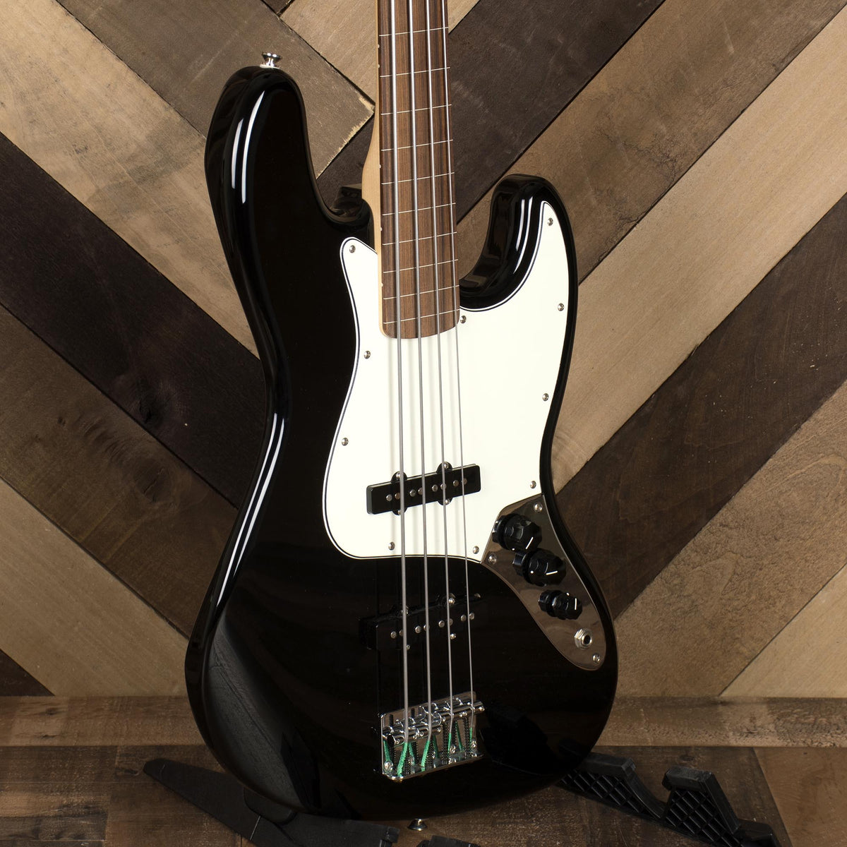 Fender 2017 Fretless Standard Jazz Bass - Black - Used