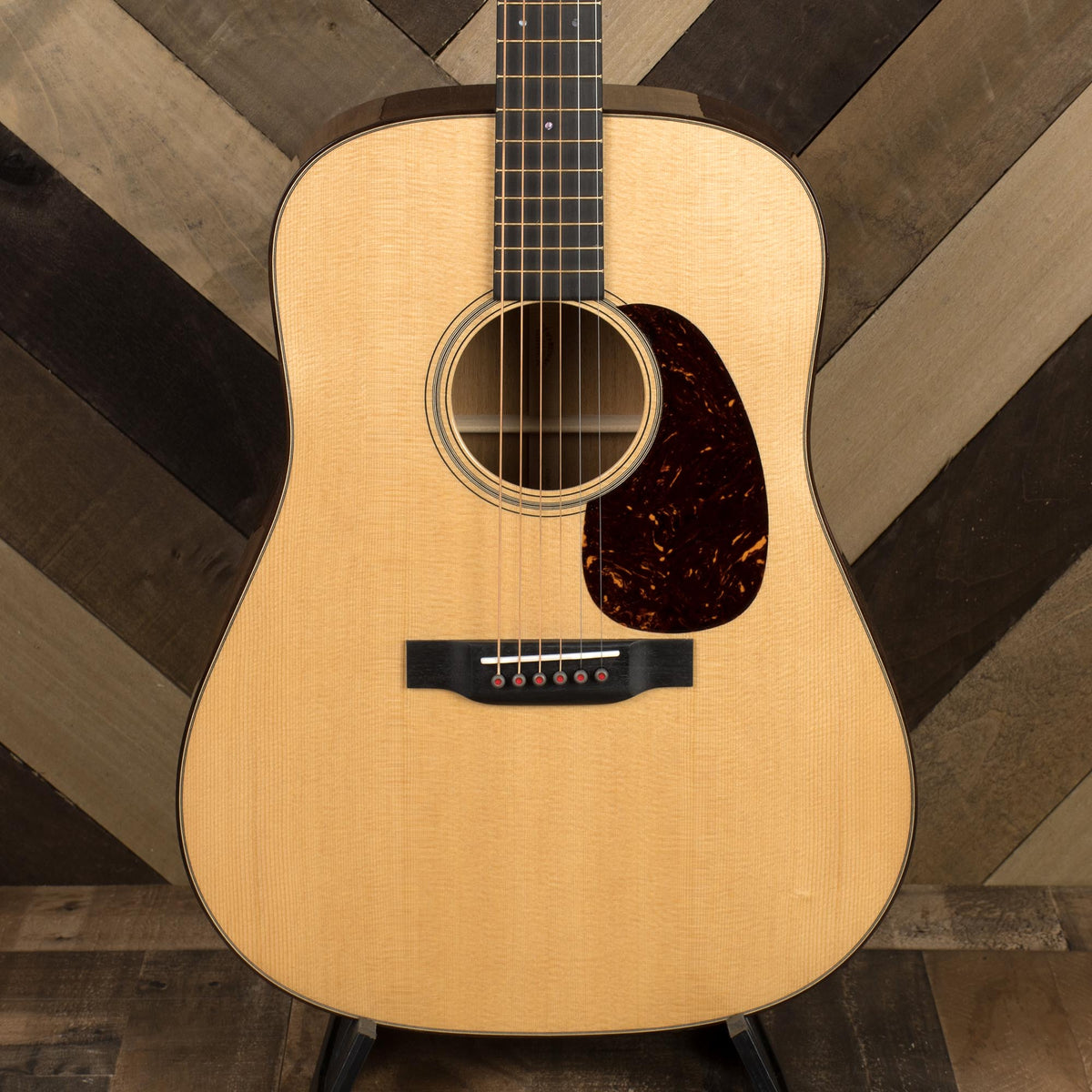 Martin D18 Modern Deluxe Natural With Case - Used