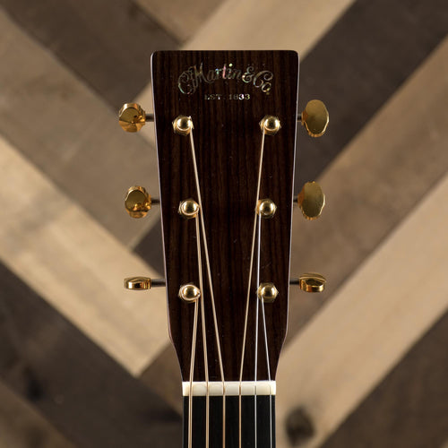 Martin D18 Modern Deluxe Natural With Case - Used