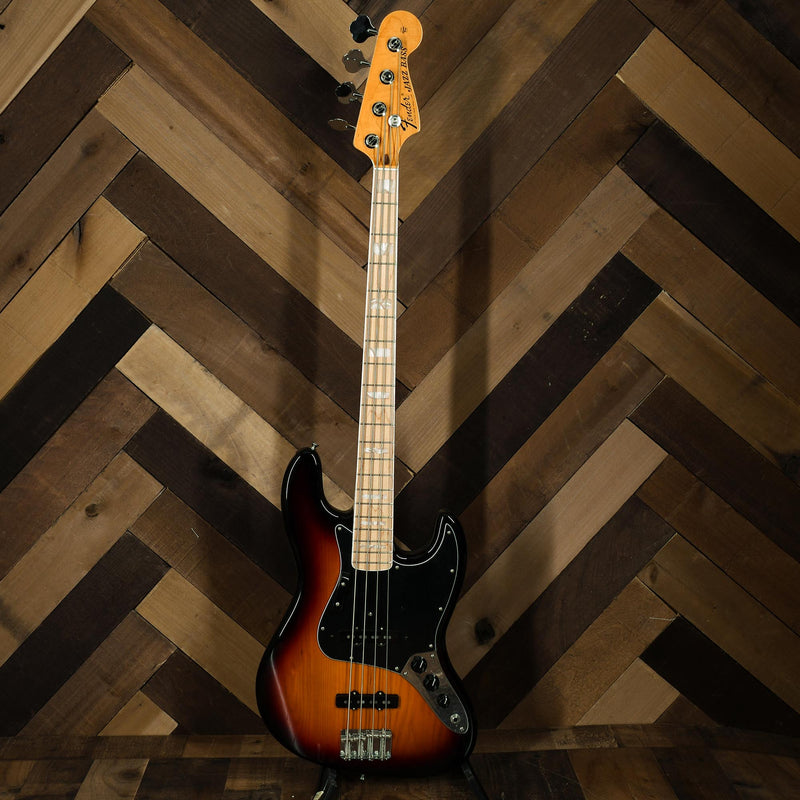 Fender American Original '70s Jazz Bass Maple, 3 Color Sunburst - Used