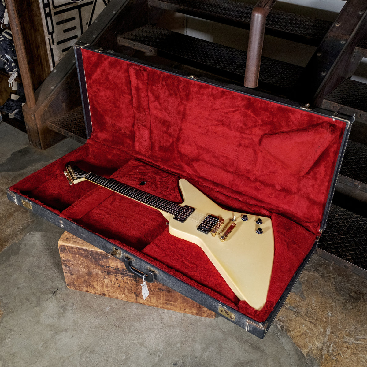 Gibson Custom 1985 Explorer White With Hard Case - Used