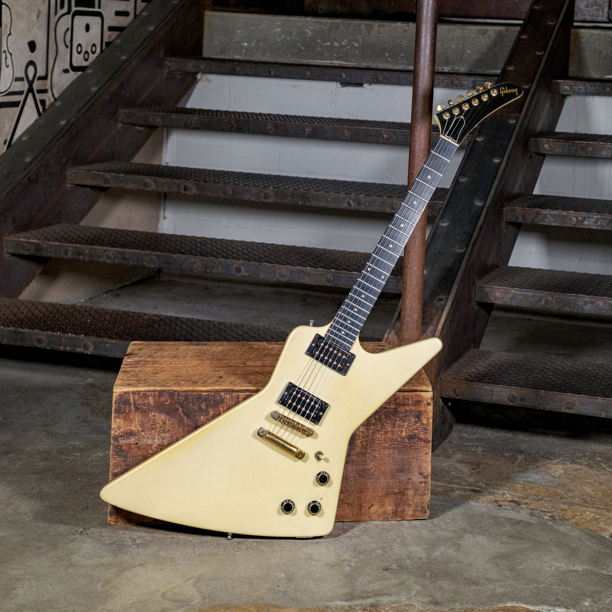 Gibson Custom 1985 Explorer White With Hard Case - Used