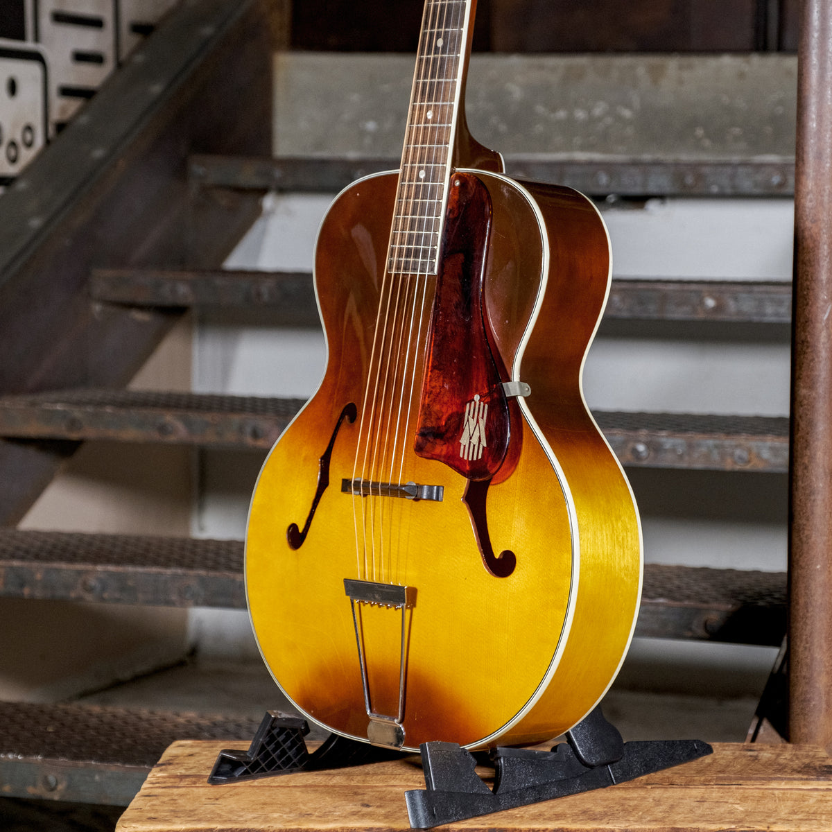 Harmony 1966 Monterey Two Tone Sunburst With OHSC - Used