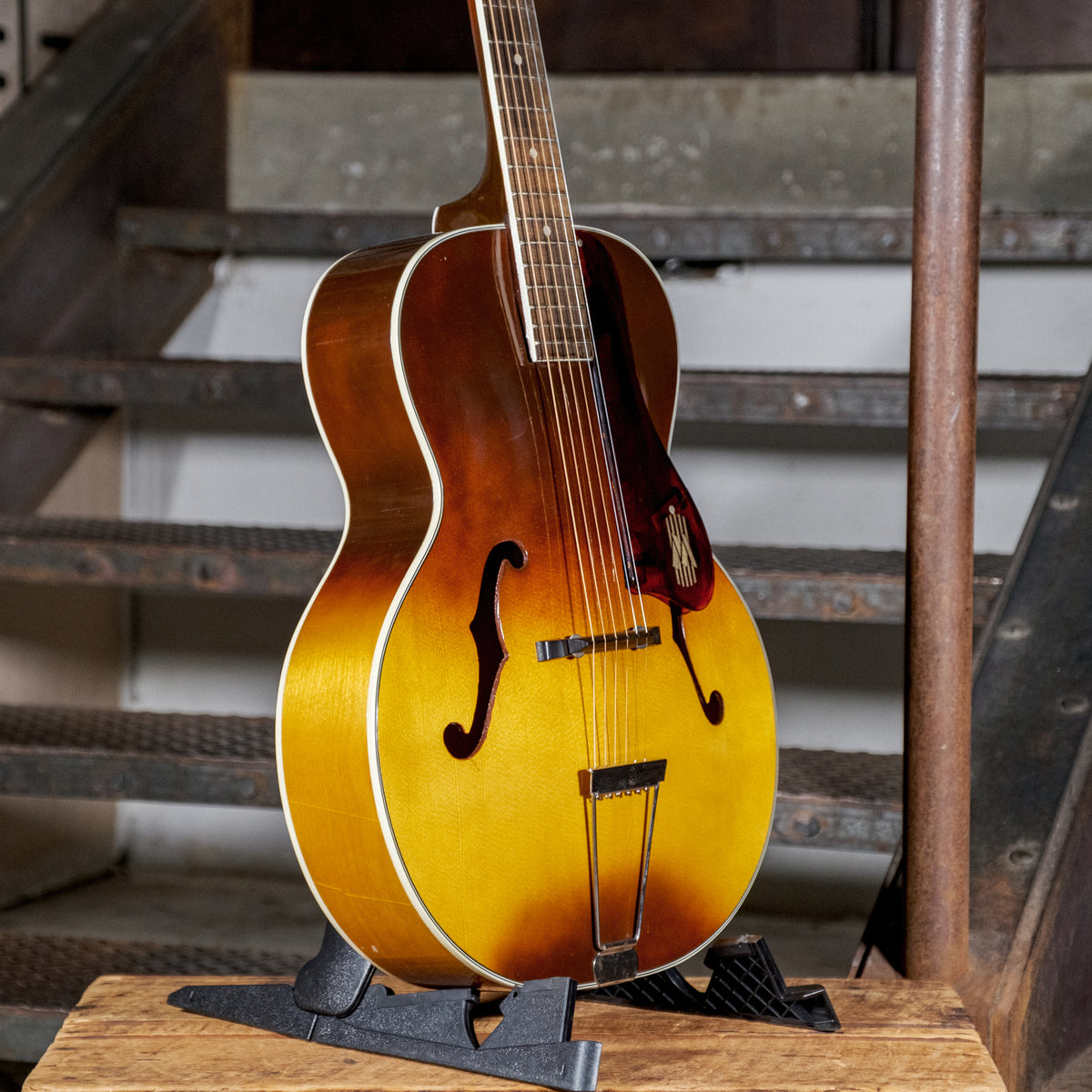 Harmony 1966 Monterey Two Tone Sunburst With OHSC - Used