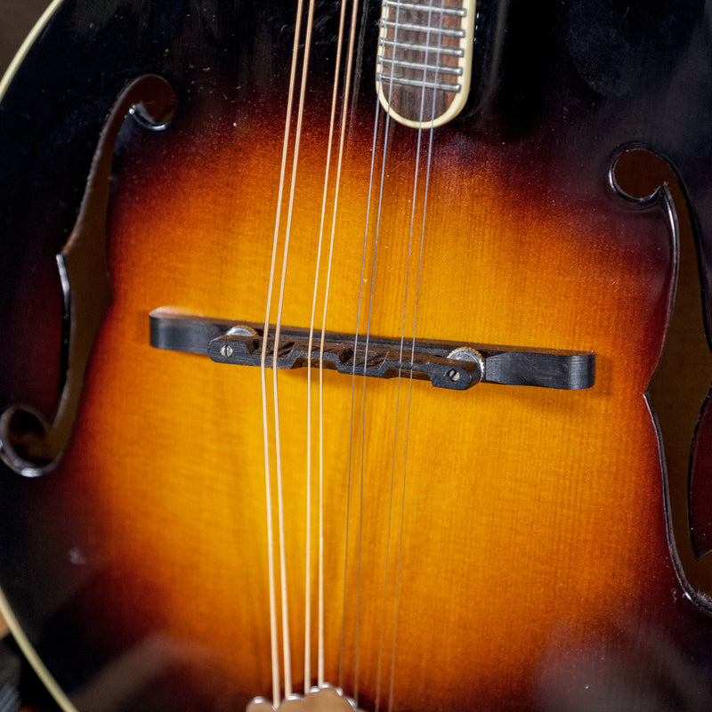 The Loar LM 520VS 3 Tone Sunburst With Hard Case - Used