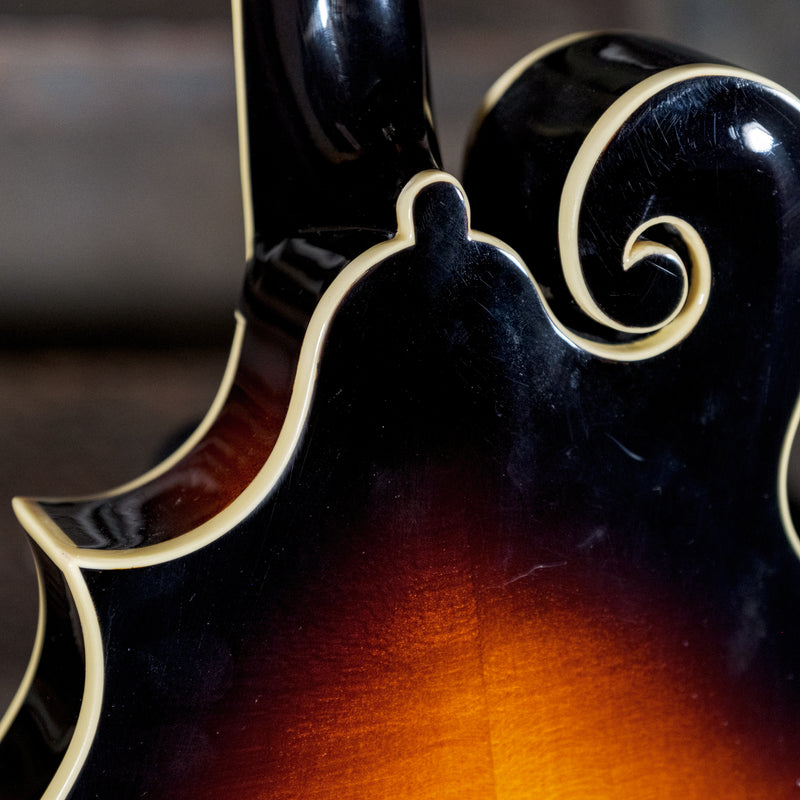 The Loar LM 520VS 3 Tone Sunburst With Hard Case - Used