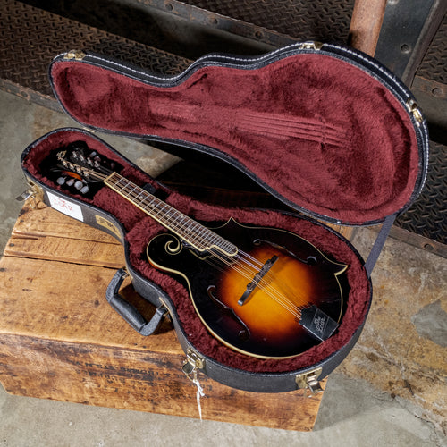 The Loar LM 520VS 3 Tone Sunburst With Hard Case - Used