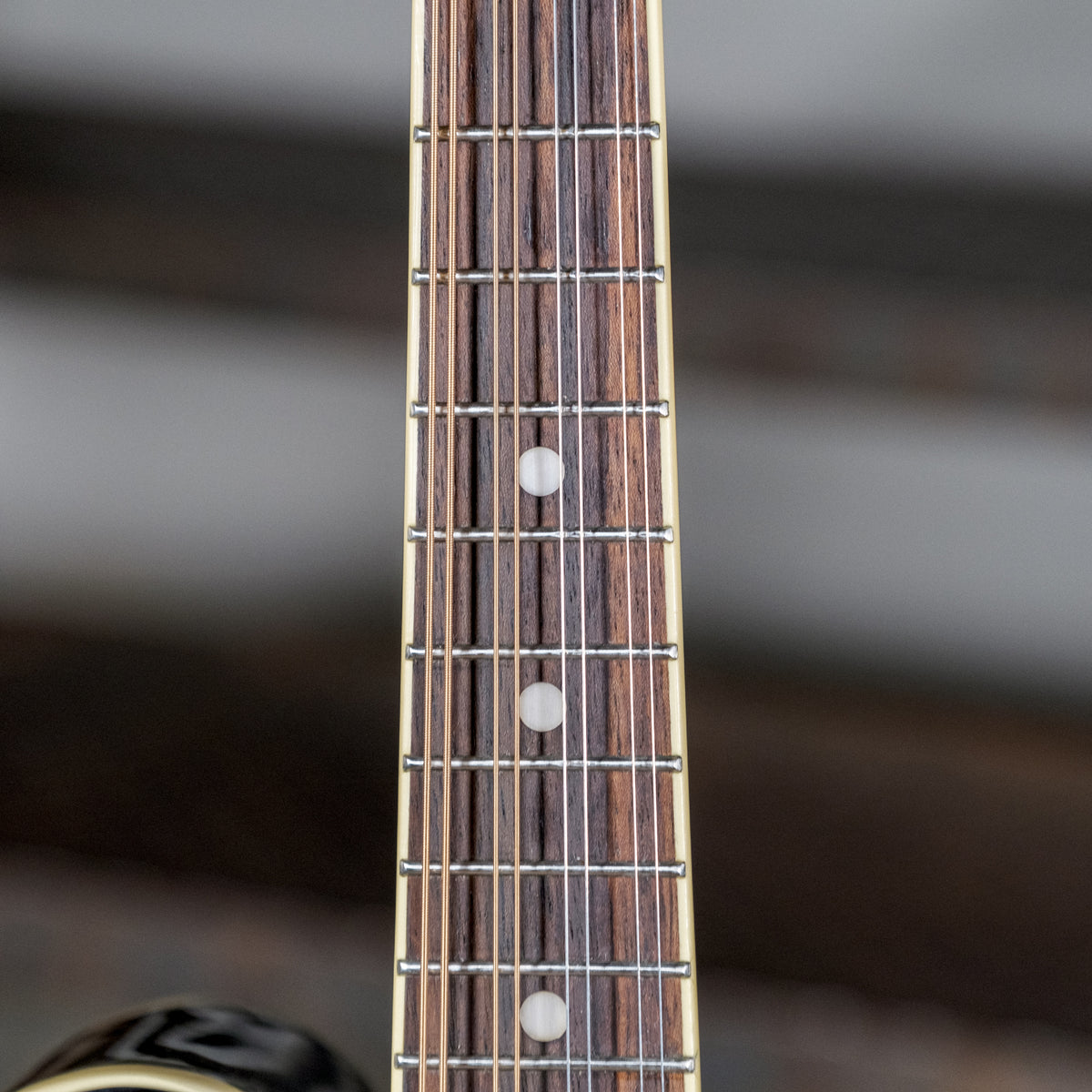 The Loar LM 520VS 3 Tone Sunburst With Hard Case - Used