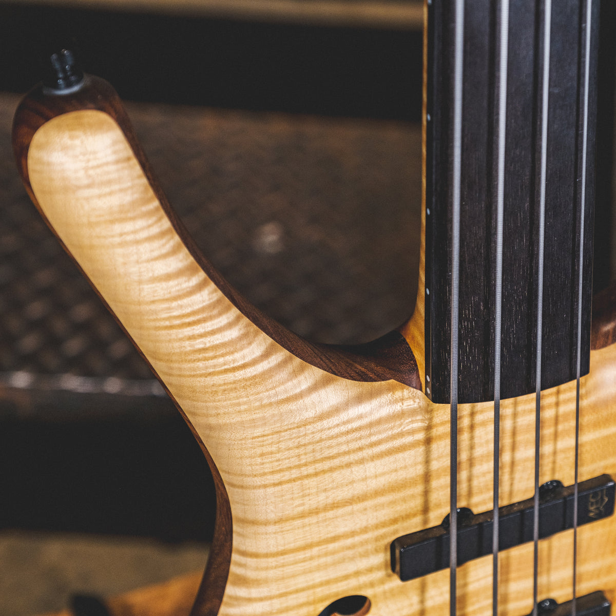 Warwick 2008 Infinity F-Hole Fretless Flamed Maple With Gig Bag - Used