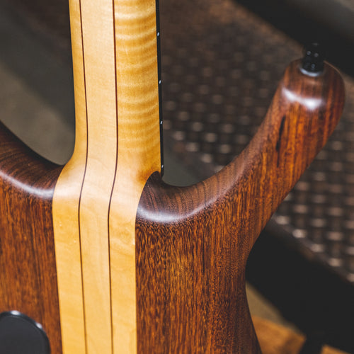 Warwick 2008 Infinity F-Hole Fretless Flamed Maple With Gig Bag - Used