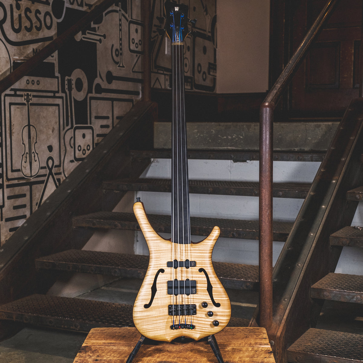 Warwick 2008 Infinity F-Hole Fretless Flamed Maple With Gig Bag - Used