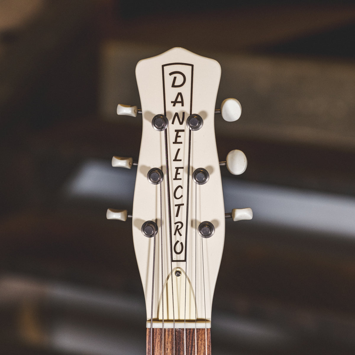 Danelectro D59 Divine Dark Walnut With Gig Bag - Used