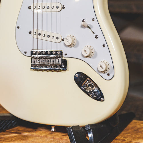 Fender american vintage 62 stratocaster olympic white 2025
