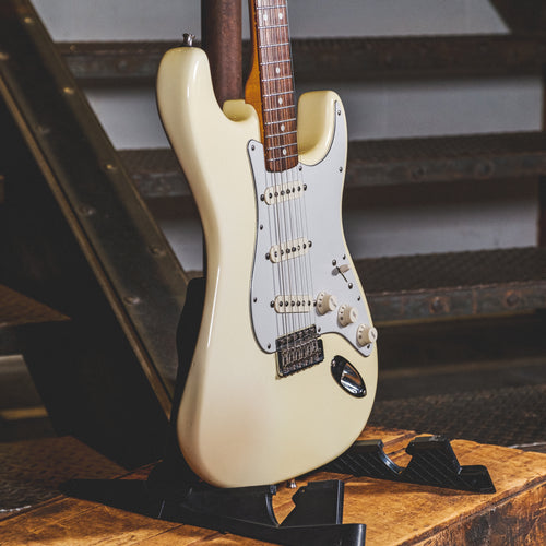 Fender 2012 American Vintage '62 Stratocaster, Olympic White With HSC - Used