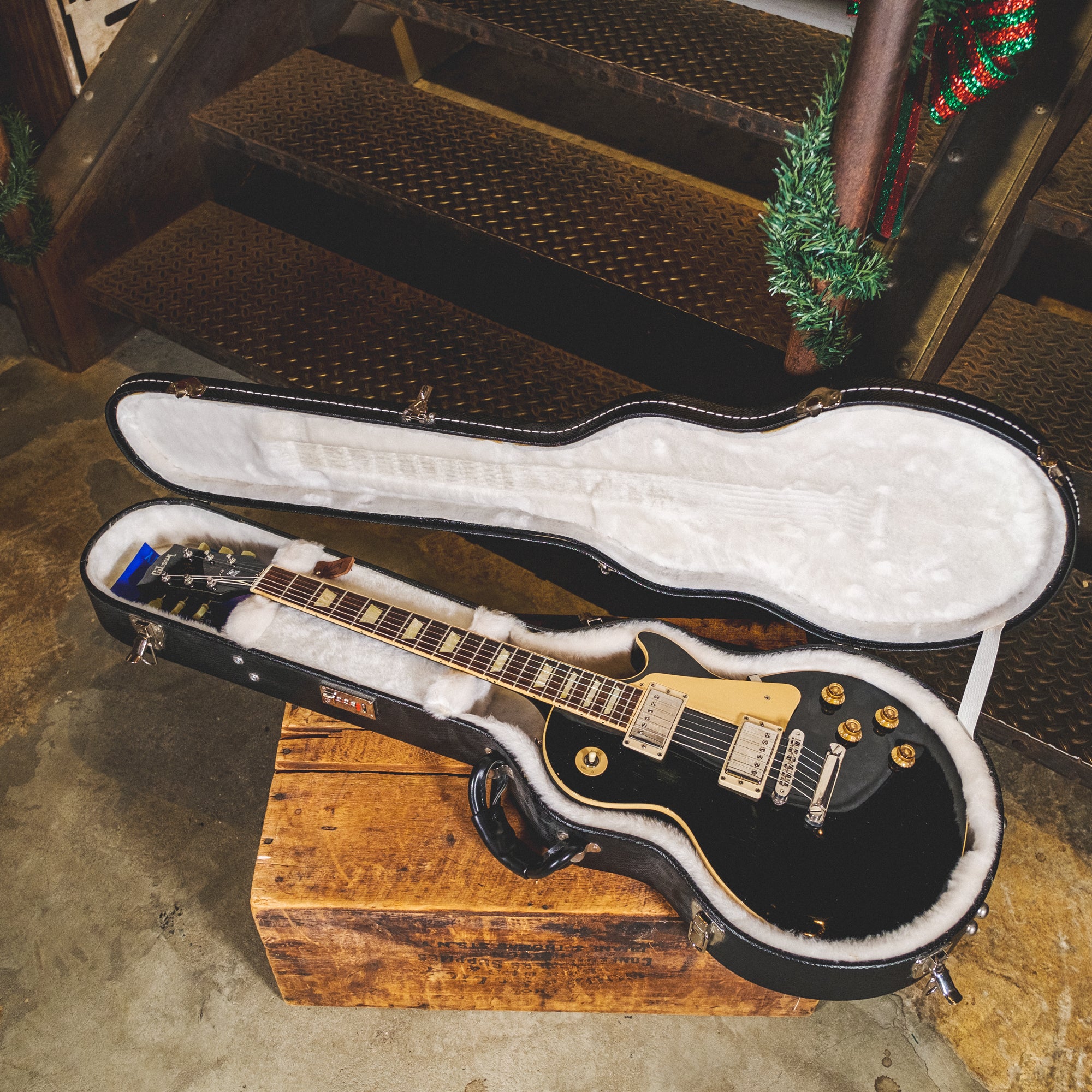 Gibson 2005 Les Paul Standard 50s Neck Ebony With OHSC - Used