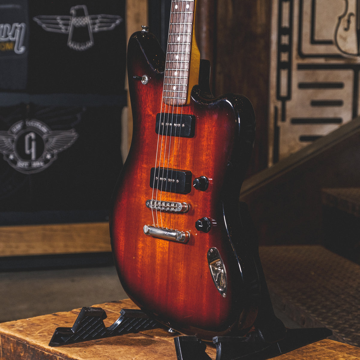 Fender 2013 Modern Player Jaguar 2-Color Chocolate Burst With Gig Bag - Used