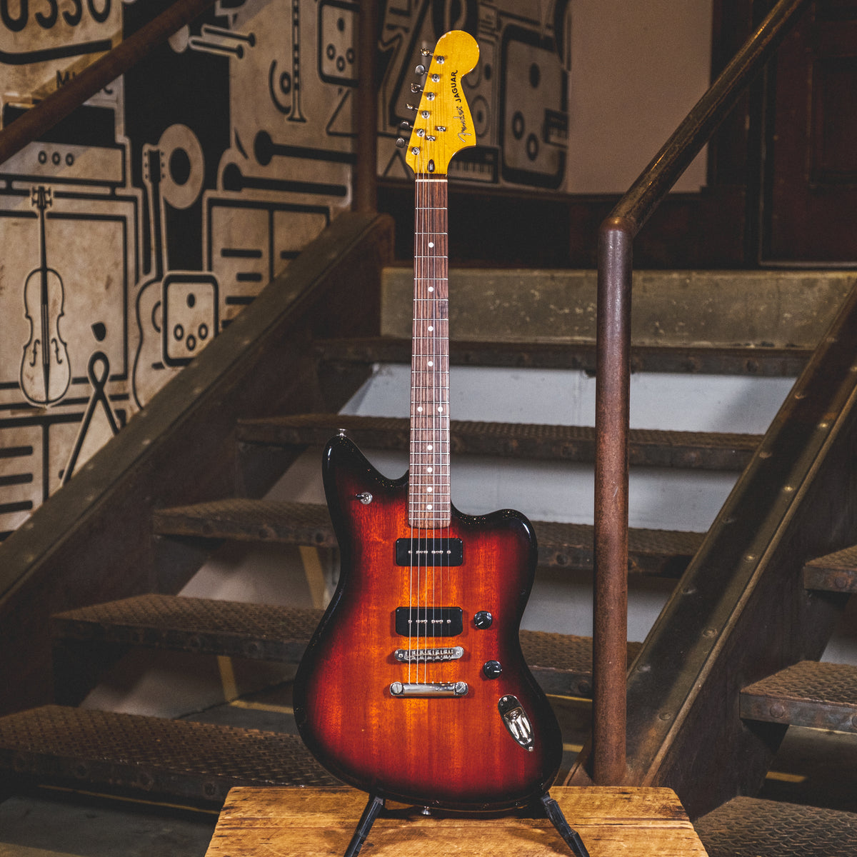 Fender 2013 Modern Player Jaguar 2-Color Chocolate Burst With Gig Bag - Used