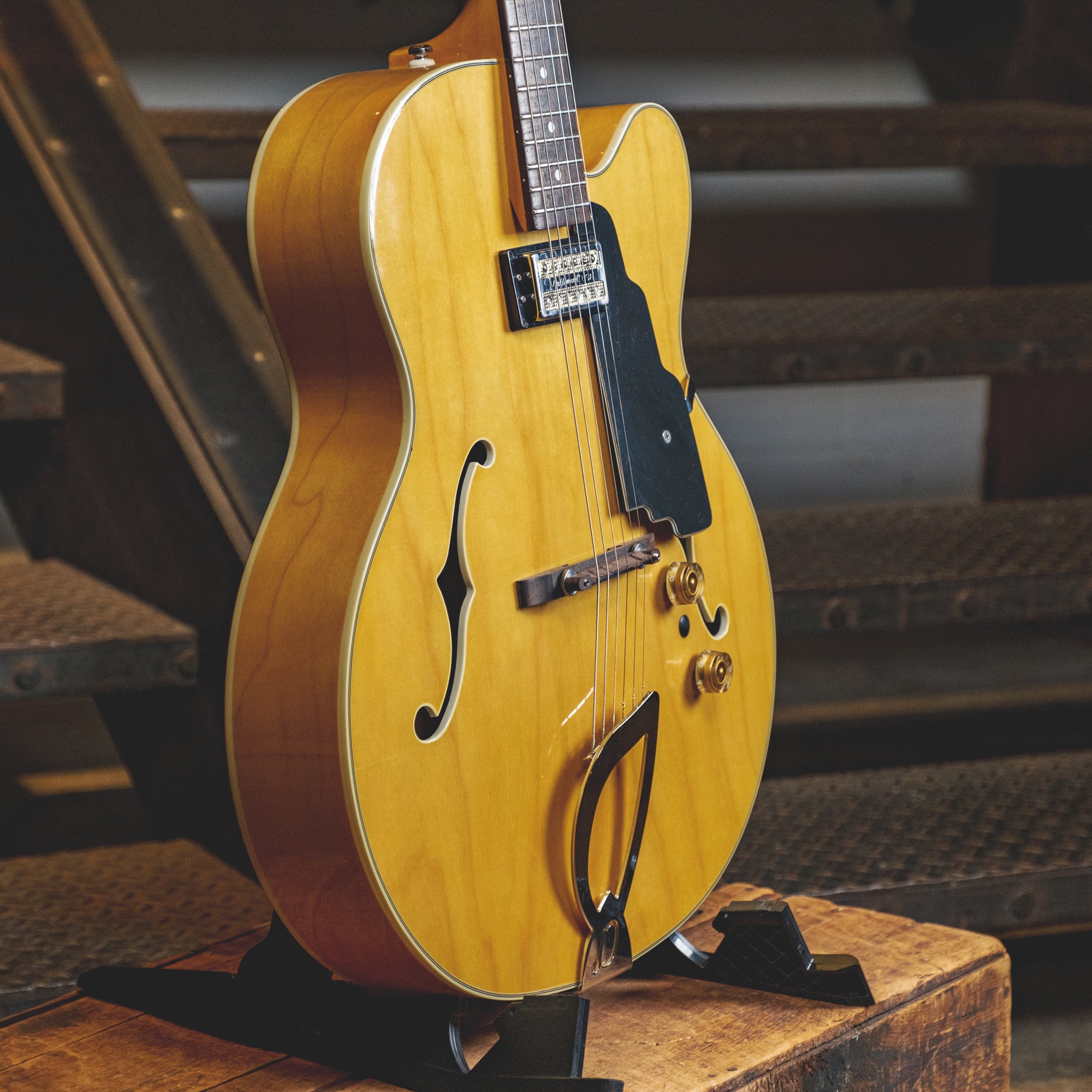 Dearmond By Guild 1990 X135 Natural With Hard Case - Used – Russo