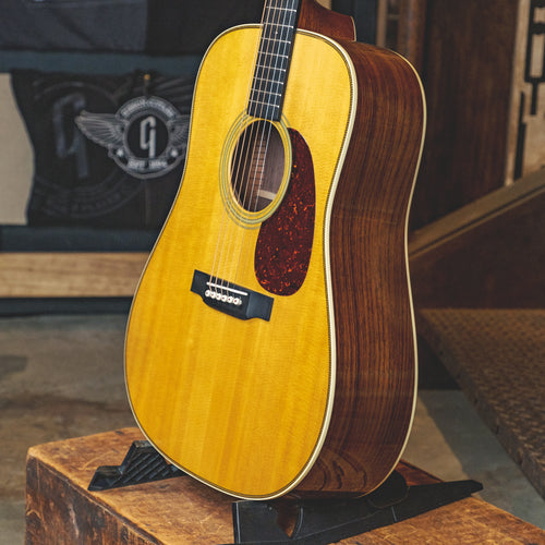 Martin 2017 HD28 Natural With OHSC - Used