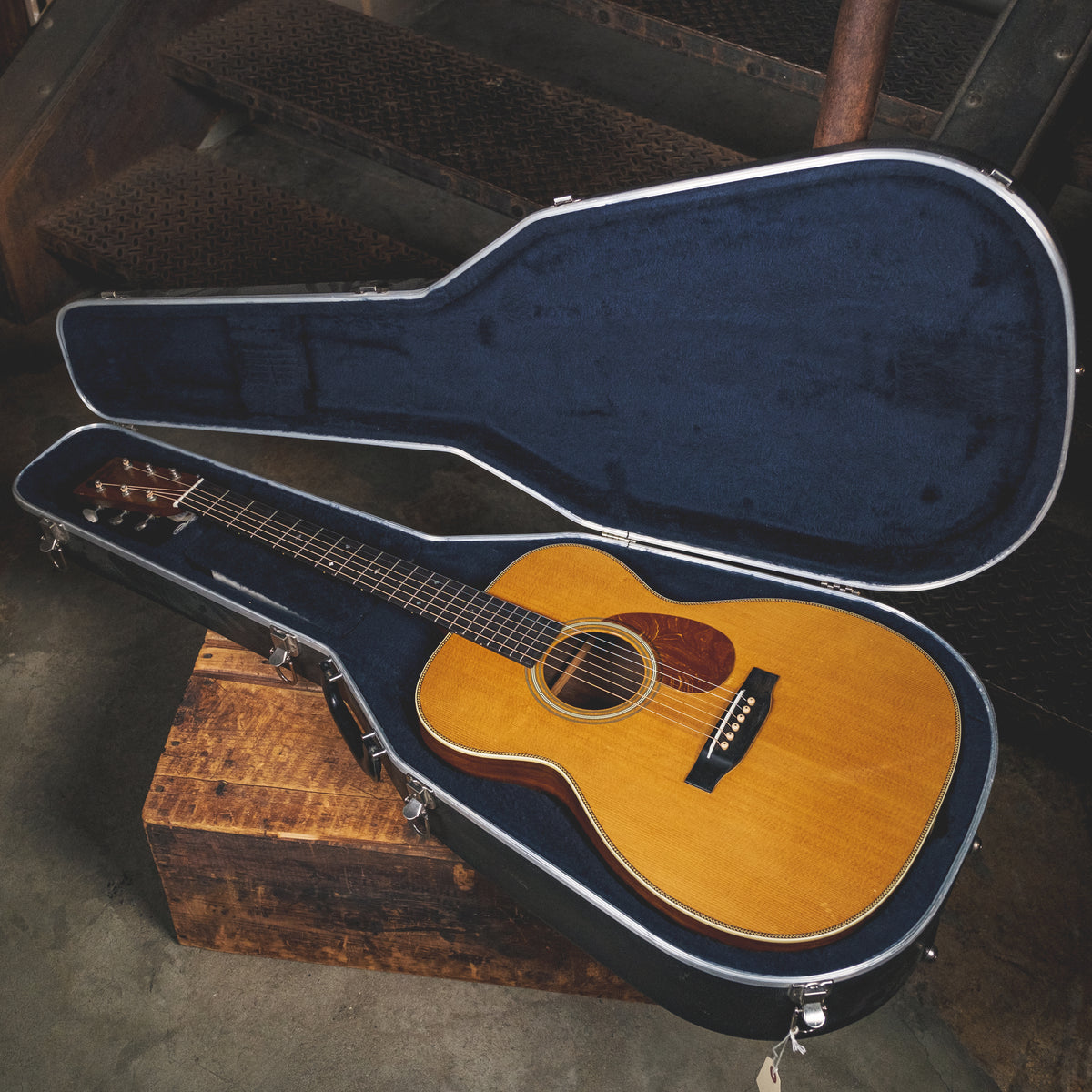 Martin 1987 OM-28 Custom Brazilian Rosewood With OHSC - Used