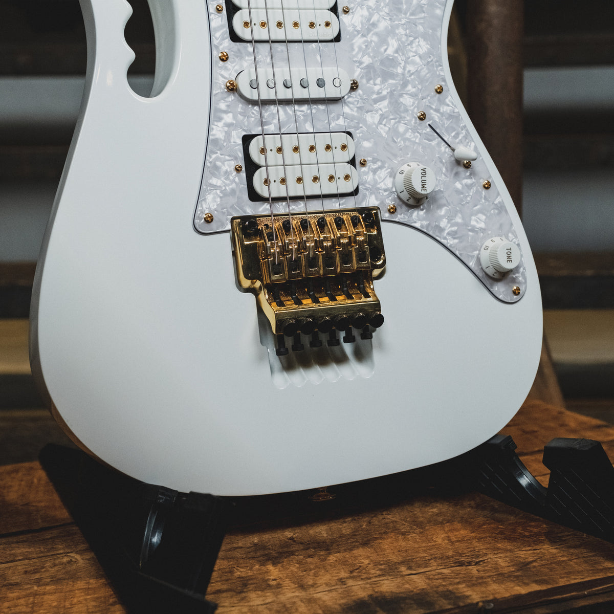 Ibanez 2013 Steve Vai Signature JEM7V-WH White With OHSC - Used