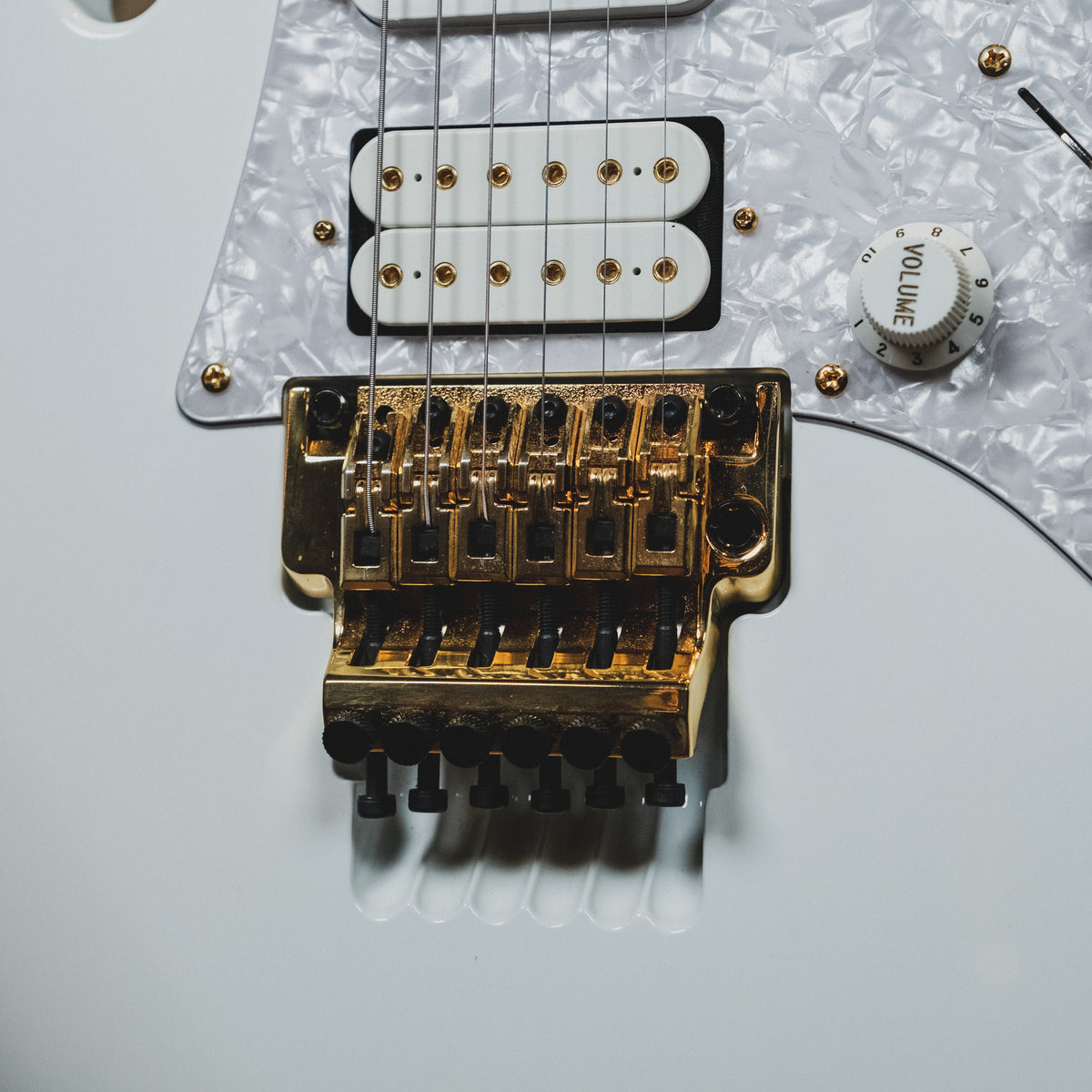 Ibanez 2013 Steve Vai Signature JEM7V-WH White With OHSC - Used