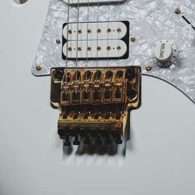 Ibanez 2013 Steve Vai Signature JEM7V-WH White With OHSC - Used
