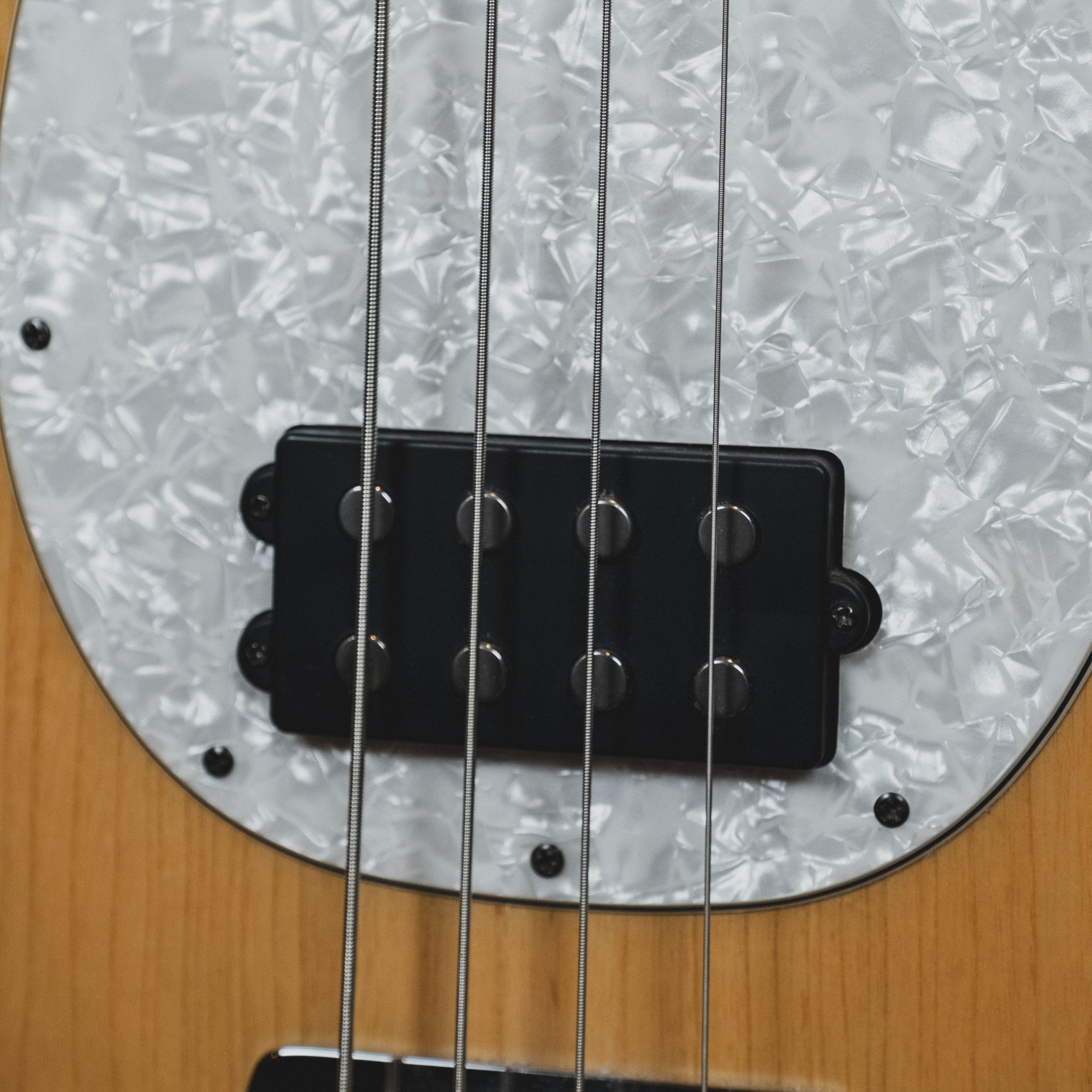 Music Man StingRay 2005 ナチュラルUSA 3EQ Music Man 2005 Stingray 3 EQ H Natural Gloss - Used – Russo Music