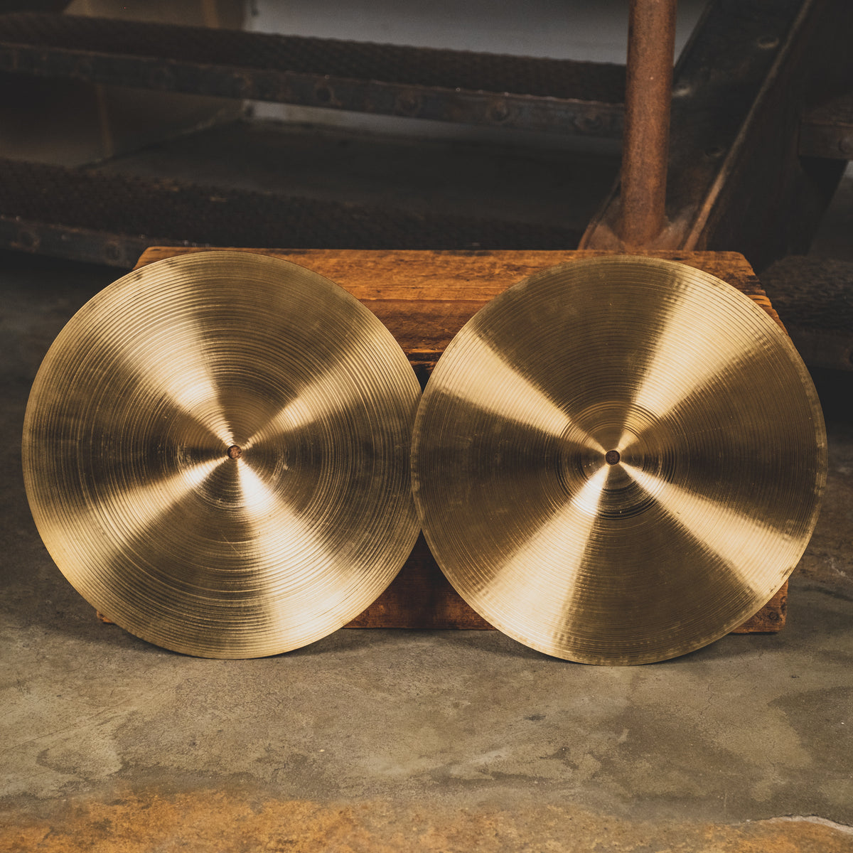 Zildjian '90s A 14" New Beat Hi Hats - Used