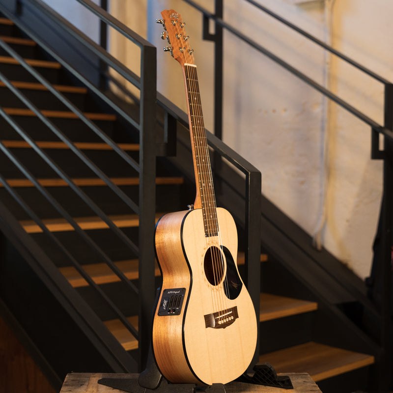 Maton 2020 Mini EM-6 Acoustic Guitar, Natural With OHSC - Used
