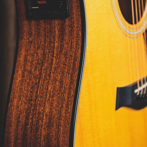 Taylor 1999 310-CE Acoustic Guitar, Natural With OHSC - Used