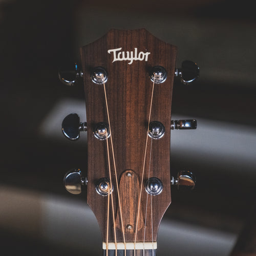 Taylor 1999 310-CE Acoustic Guitar, Natural With OHSC - Used