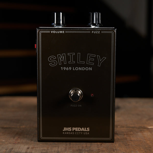 JHS Smiley 1969 London Fuzz Effect Pedal With Box - Used JHS Smiley 1969 London Fuzz Effect Pedal With Box - Used