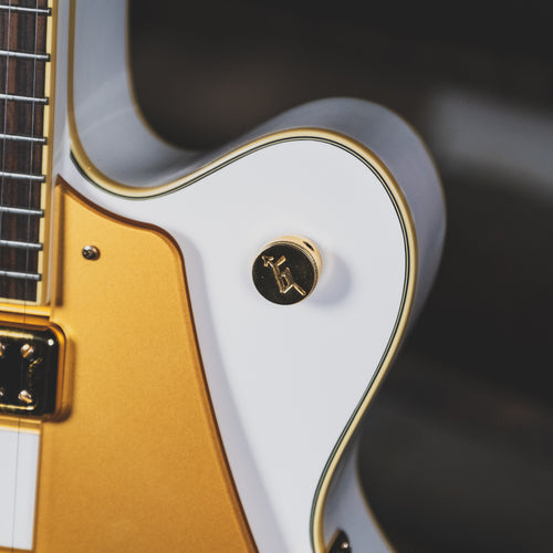 グレッチG5420TG-FSR ホワイトゴールド（ファルコンピックガード） Gretsch（グレッチ）から Falconギターピックガードロゴを