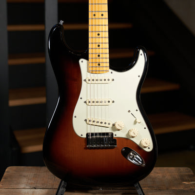 Fender 2011 American Deluxe Stratocaster Electric Guitar 2 Tone Sunburst With OHSC - Used