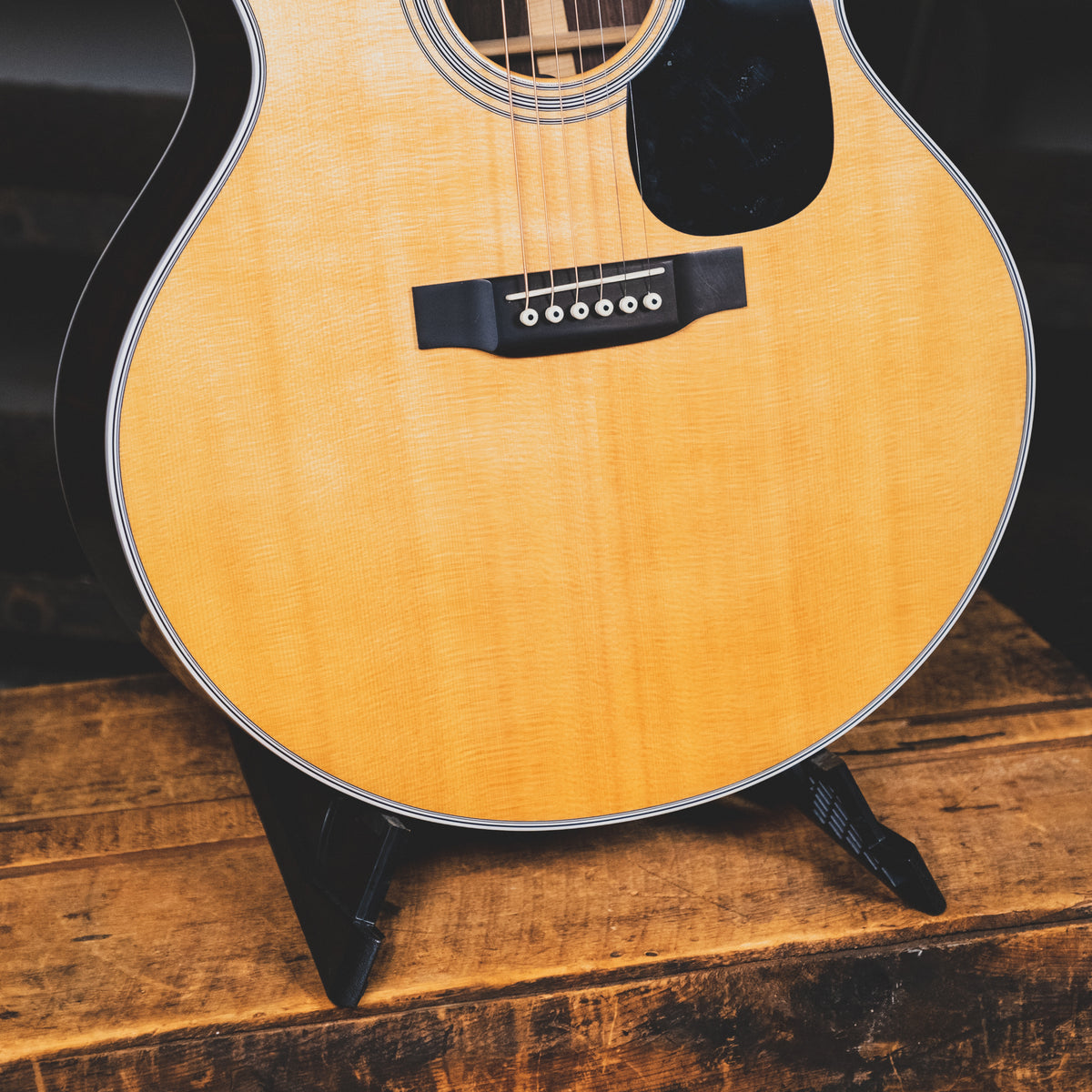 Martin 2009 J-35E Acoustic Guitar, Natural With OHSC - Used