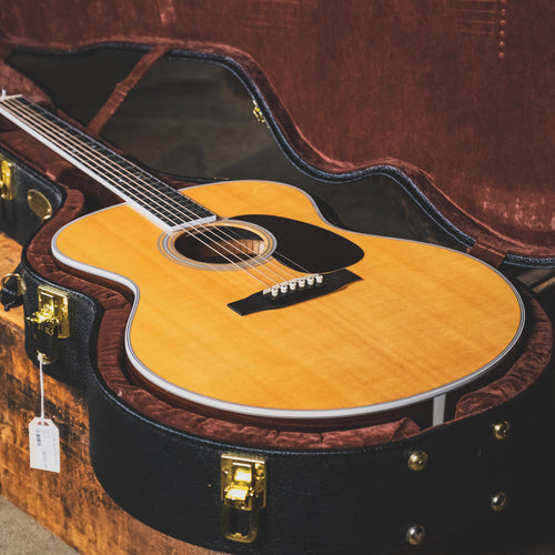 Martin 2009 J-35E Acoustic Guitar, Natural With OHSC - Used