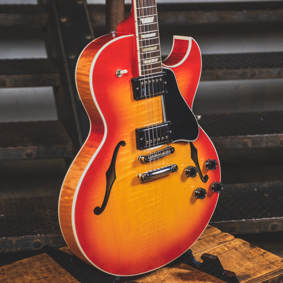 2007 Gibson ES-137 Classic, Cherry Burst, OHSC - Used Electric Guitar