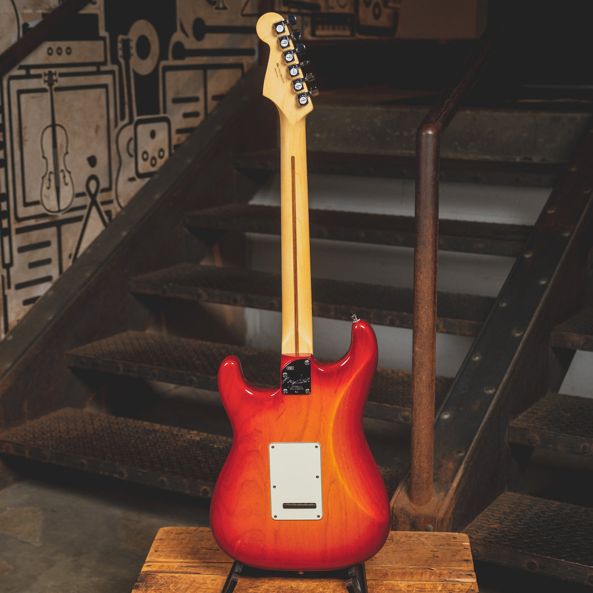 2013 Fender American Deluxe Stratocaster Electric Guitar, Sienna Burst with OHSC - Used
