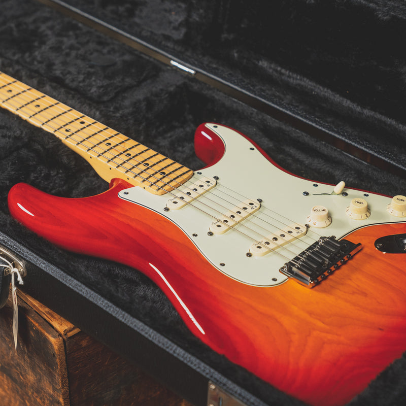 2013 Fender American Deluxe Stratocaster Electric Guitar, Sienna Burst with OHSC - Used