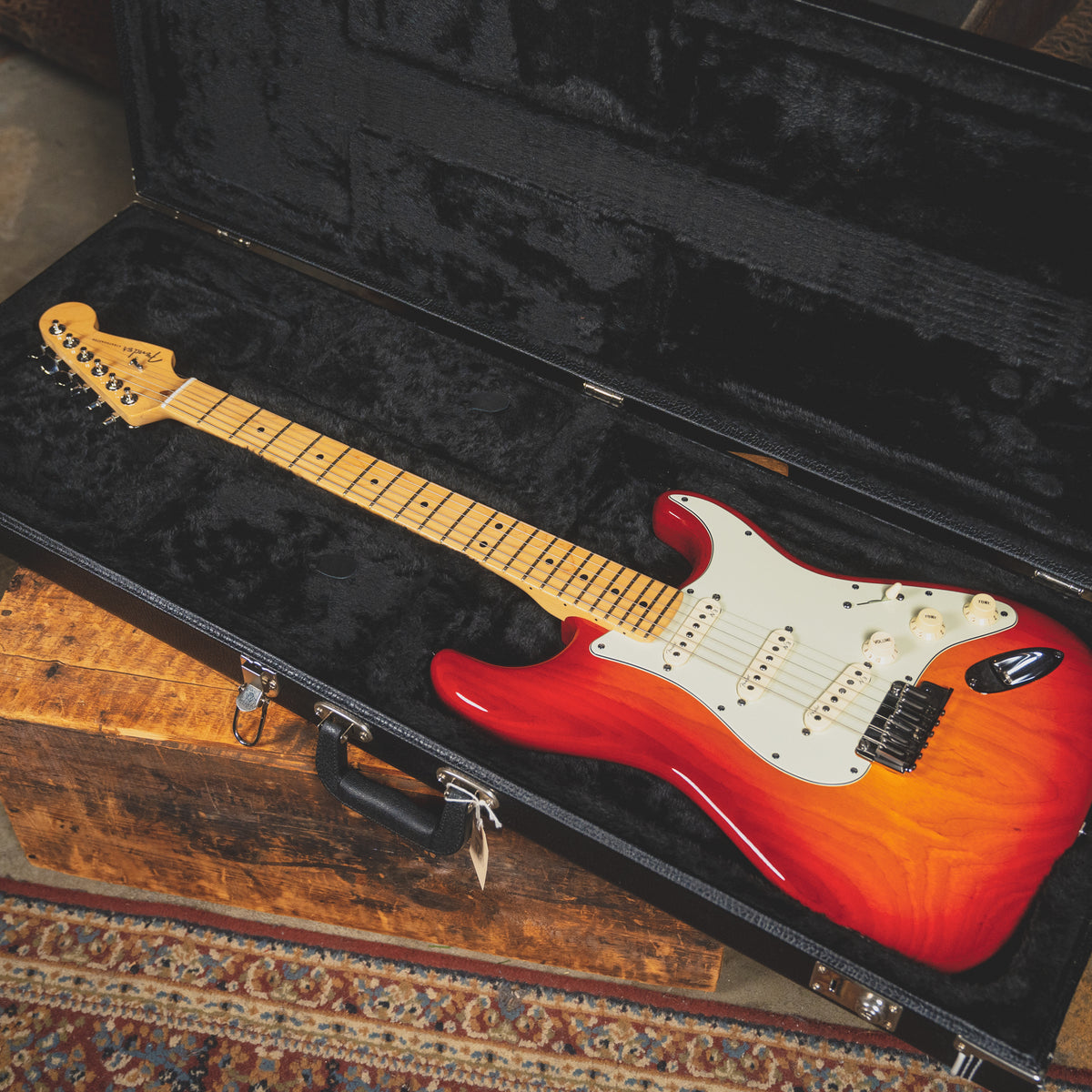 2013 Fender American Deluxe Stratocaster Electric Guitar, Sienna Burst with OHSC - Used