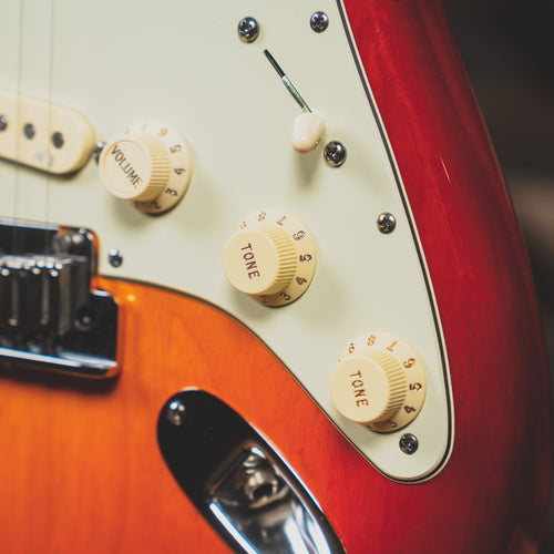 2013 Fender American Deluxe Stratocaster Electric Guitar, Sienna Burst with OHSC - Used