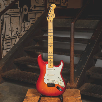 2013 Fender American Deluxe Stratocaster Electric Guitar, Sienna Burst with OHSC - Used