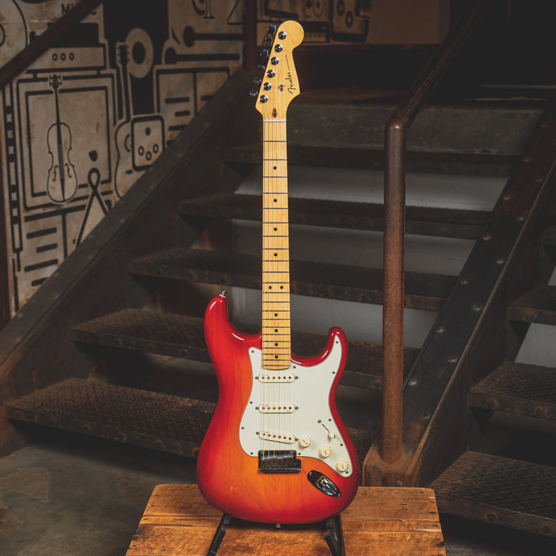 2013 Fender American Deluxe Stratocaster Electric Guitar, Sienna Burst with OHSC - Used
