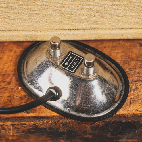 Fender 1995 Custom Vibrolux Reverb Combo Amplifier, Blonde With Slip Cover - Used