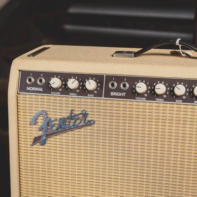 Fender 1995 Custom Vibrolux Reverb Combo Amplifier, Blonde With Slip Cover - Used