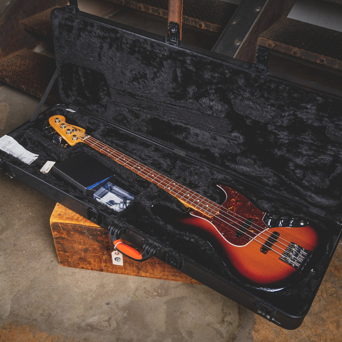 2019 Fender Player Jazz Bass, Sunburst with Hard Case - Used